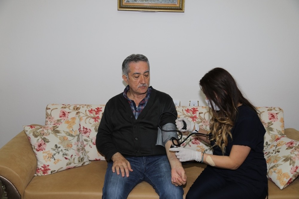 Hastane virüs salgını nedeniyle online muayeneye geçti 