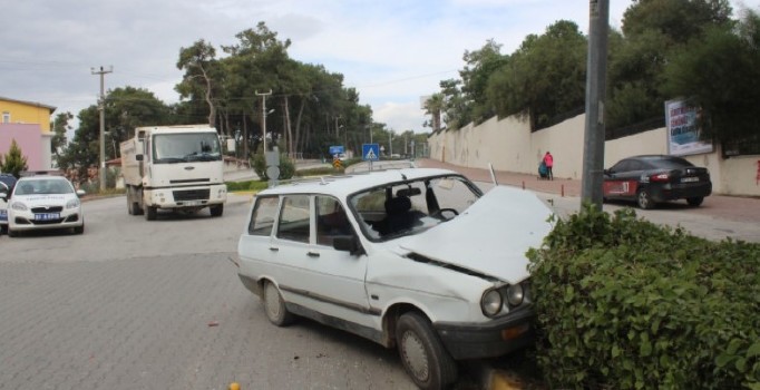 Hastane yolunda kaza: 2 kişi yaralı