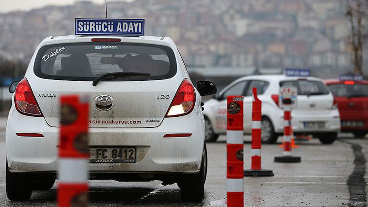 Hastanede çıkarıldı! Ehliyet sınavında akıl almaz kopya düzeneği