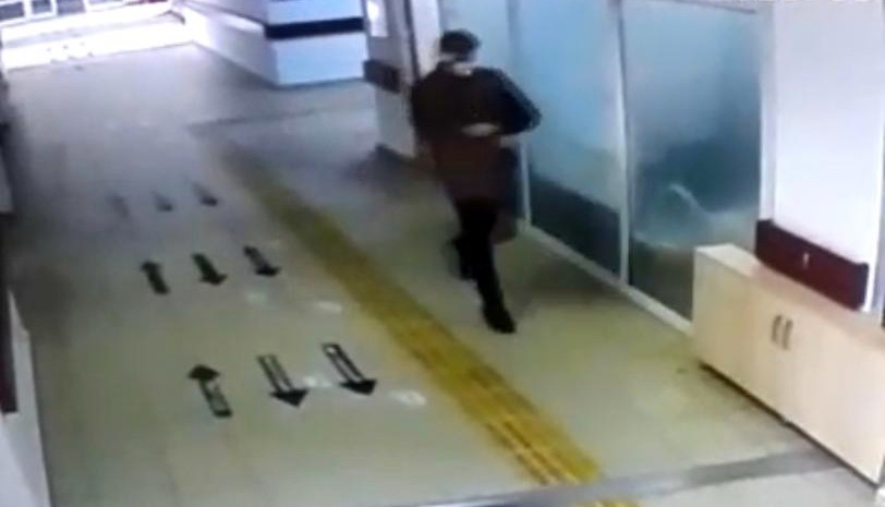 Hastanede dezenfektan hırsızlığı kameraya yansıdı 