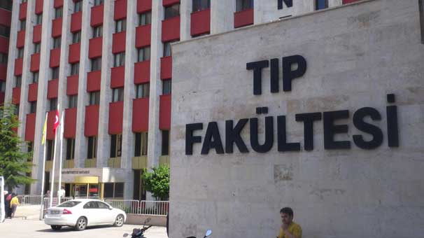 Hastanede şok! Aralarında doktorlarında olduğu 100 kişi…
