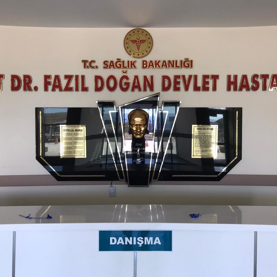 Hastaneye Atatürk ve Dr. Fazıl Doğan köşesi 