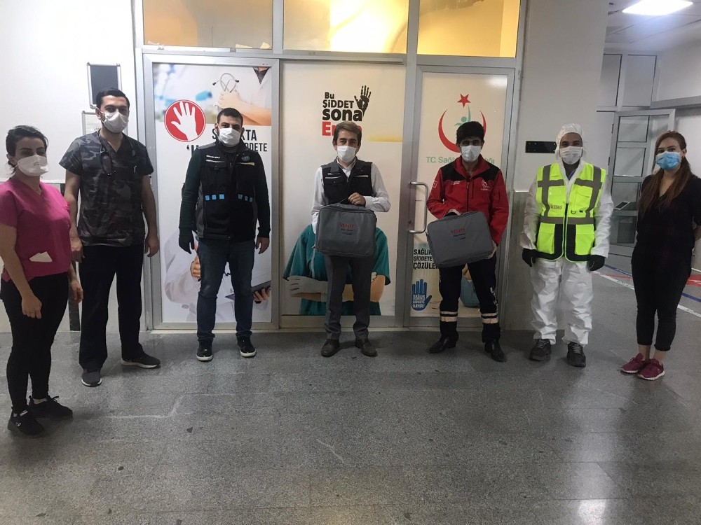 Hastaneye cihaz hediye edildi 