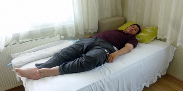 Hastaneye sağlam girdi, felçli çıktı