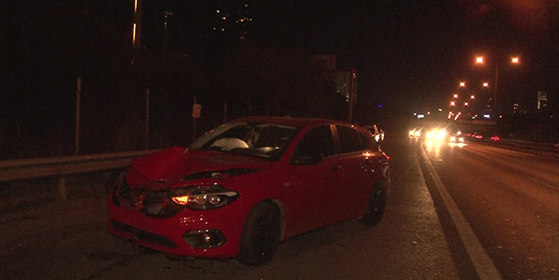 Hatalı sollama yapan motosiklete otomobi