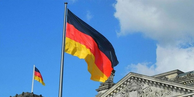 'Hatalıydım' diyerek duyurdu! Almanya'da istifa kararı