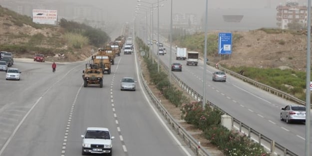 Hatay sınırına askeri araç sevkiyatı