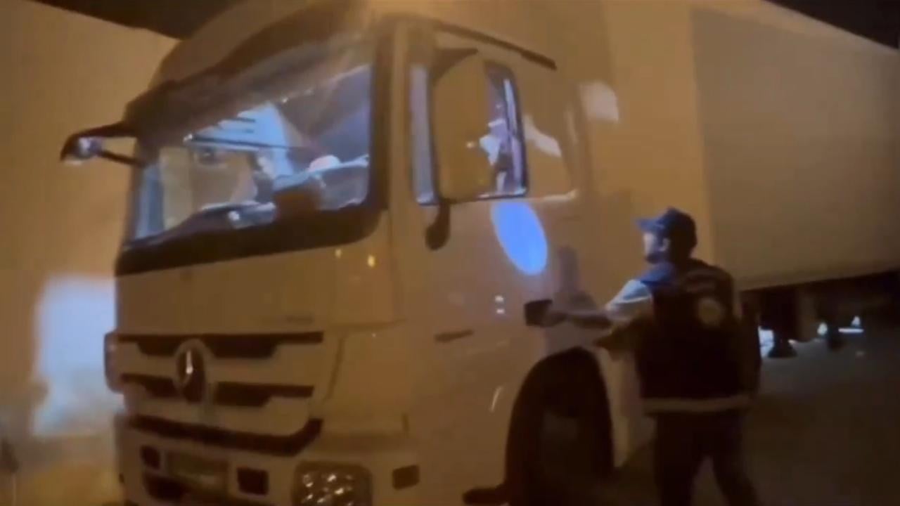 Hatay'da 16 kaçak göçmen yakalandı: İnsan kaçakçısı 2 kişi tutuklandı