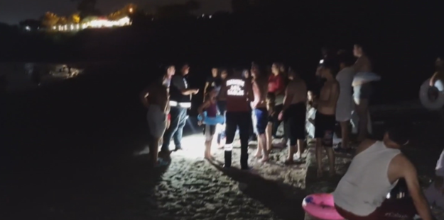 Hatay’da boğulma tehlikesi geçiren şahsı vatandaşlar kurtardı