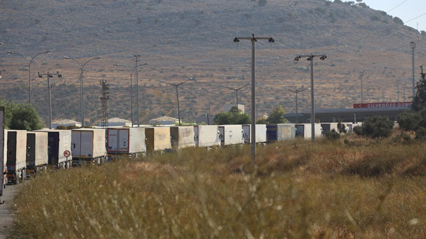 Hatay'da Cilvegözü Gümrük Kapısı'nda 5 kilometrelik tır kuyruğu