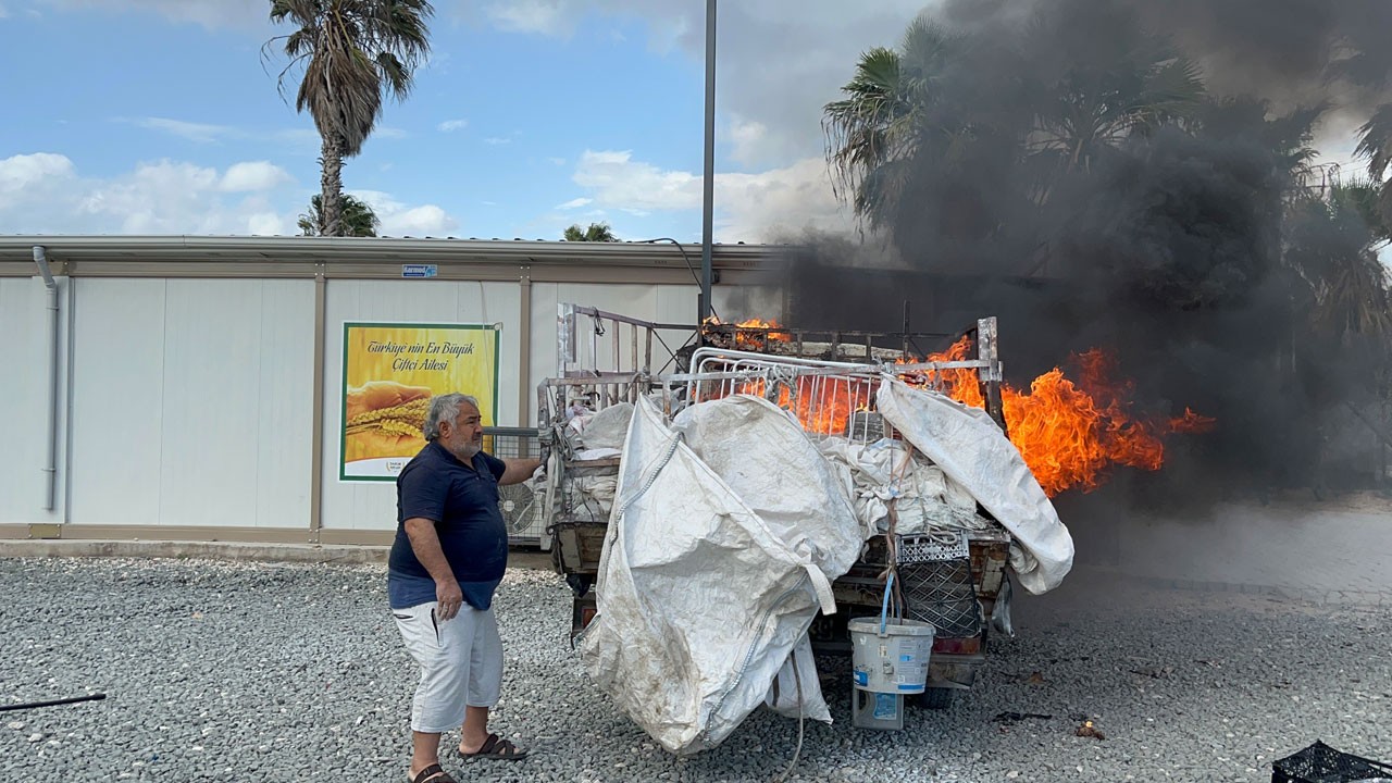 Hatay’da dram! Yaşlı adam ekmek teknesi için böyle mücadele etti