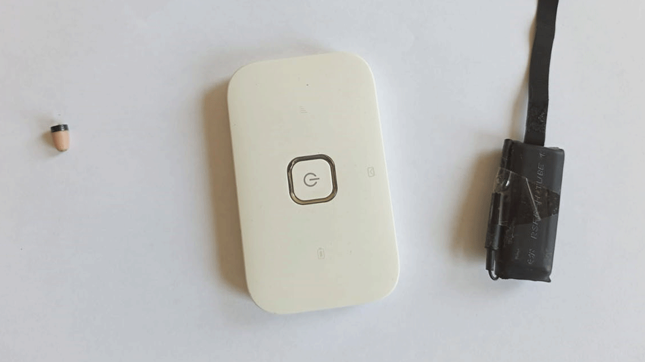 Ehliyet sınavına kopya düzeneği ile giren şahıs yakayı ele verdi!