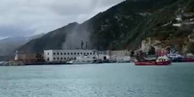 Hatay’da hortum paniği kameraya yansıdı