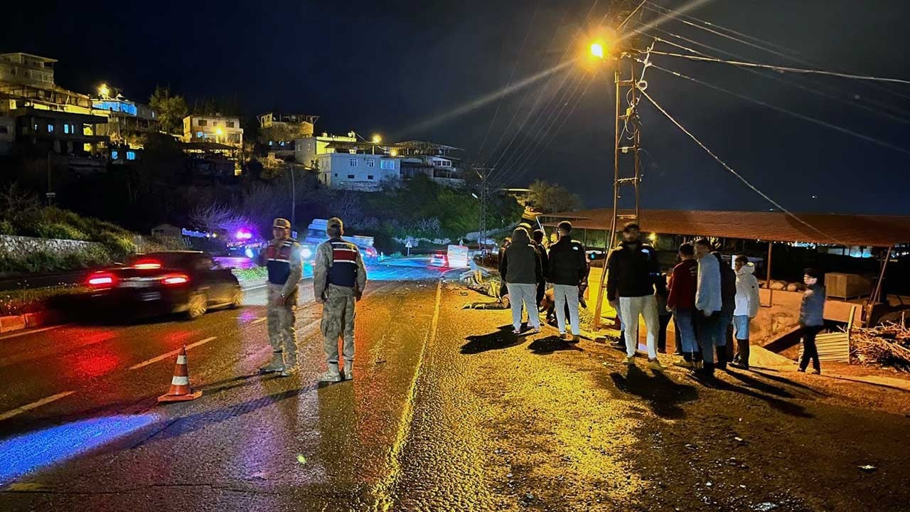 Hatay'da iki aracın çarpıştığı kazada 1 kişi yaralandı