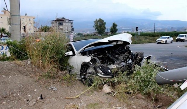 Hatay’da iki otomobil çarpıştı: 5 yaralı