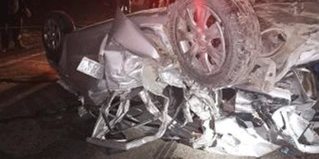 Hatay'da iki otomobille tırın karıştığı kazada 2 kişi öldü, 5 kişi yaralandı