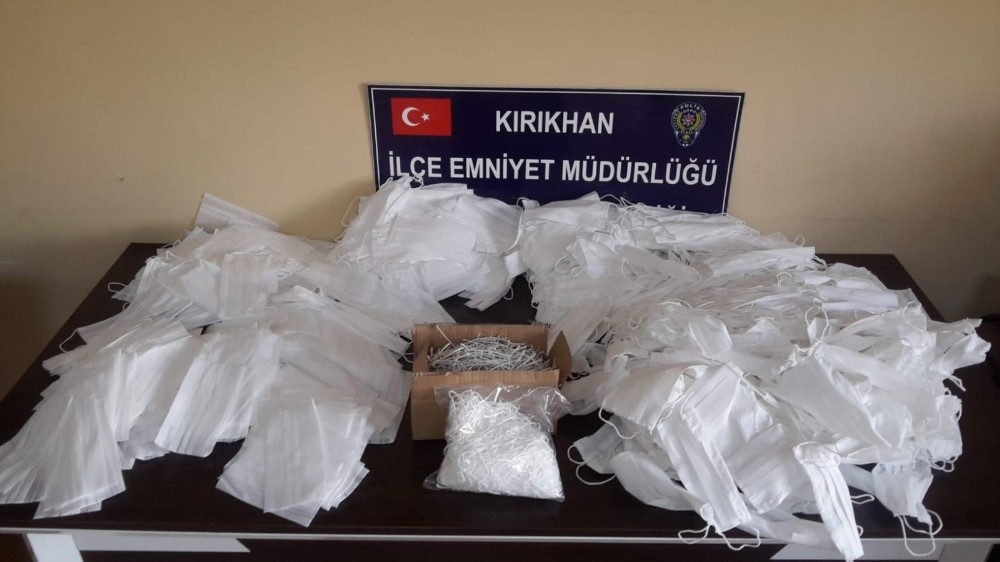 Hatay’da izinsiz maske üretimi yapan iş yerine baskın 