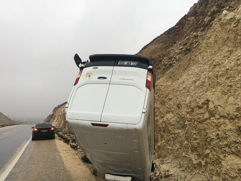 Hatay’da kamyonet devrildi: 1 yaralı 