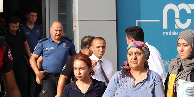 Hatay'da korku dolu anlar pes dedirtti: Annesini balkondan atmaya çalıştı! Korkunç, ölüme itti