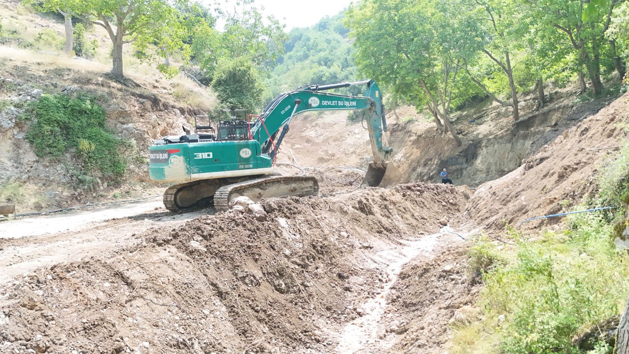 Hatay’da kuruyan kaynak yeniden su verdi