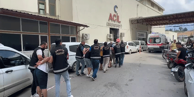 Hatay'da mala zarar verme ve genel güvenliği kasten tehlikeye sokan 5 kişi yakalandı