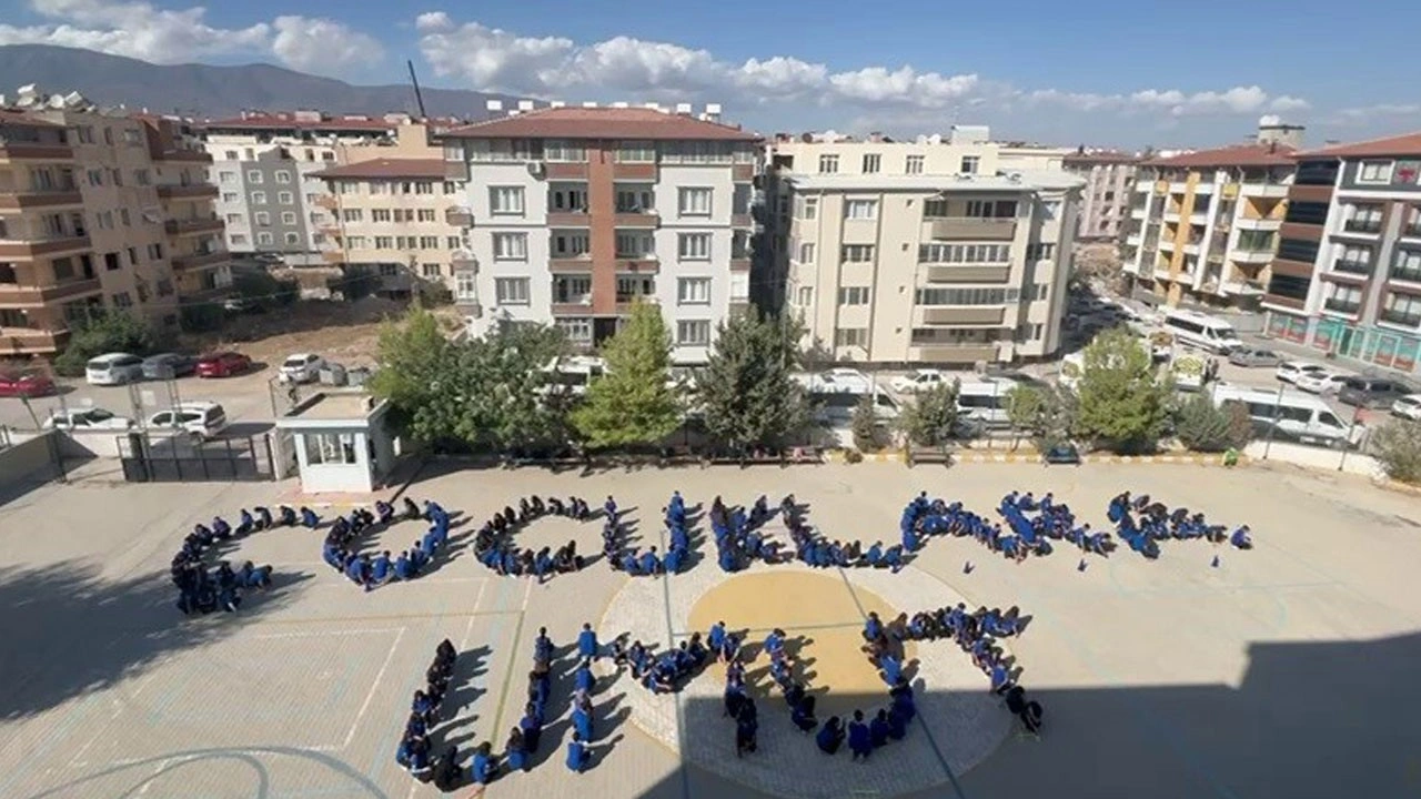 Hatay’da öğrencilerden anlamlı mesaj! "Çocuklara Umut" koreografisiyle Gazze’ye ses verdiler