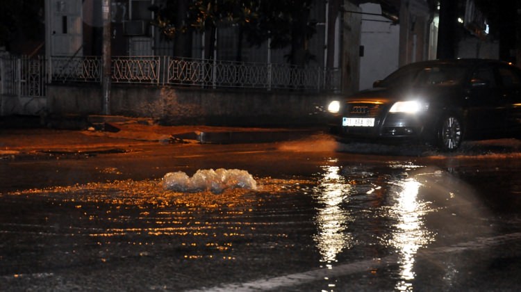 Hatay'da sağanak sele dönüştü