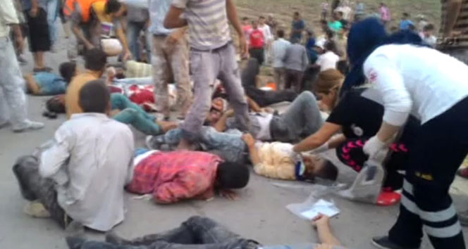 İşçileri taşıyan araç devrildi: 6 ölü 39 yaralı