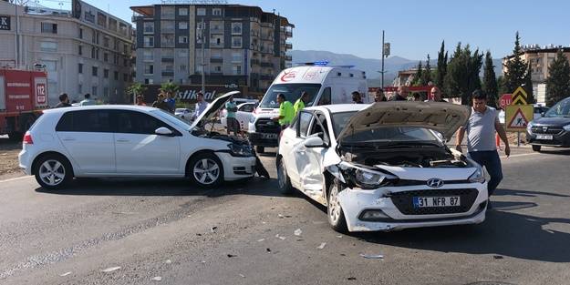 Hatay'da trafik kazası: 3 yaralı