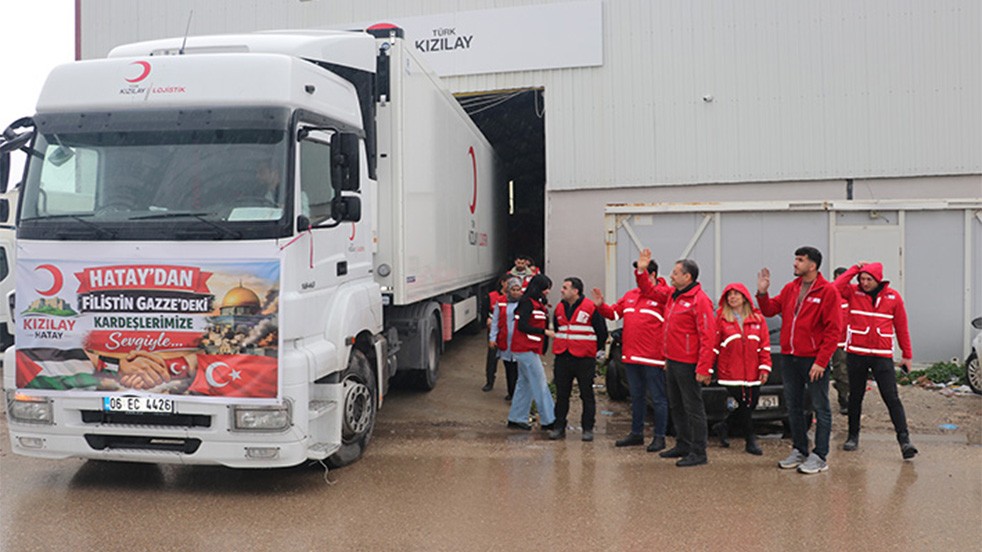 Hatay'da yardımseverlerce hazırlanan hijyen kolileri Gazze yolunda