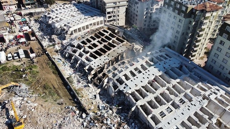 Hatay'da yüzlerce kişinin öldüğü rezidans için kan donduran reklam