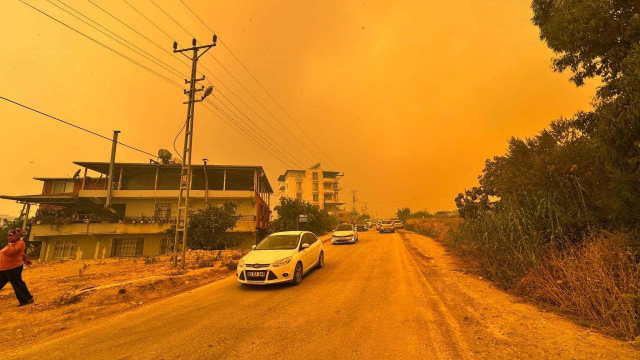 Hatay’daki orman yangınına müdahale devam ediyor! Vali Masatlı son durumu açıkladı