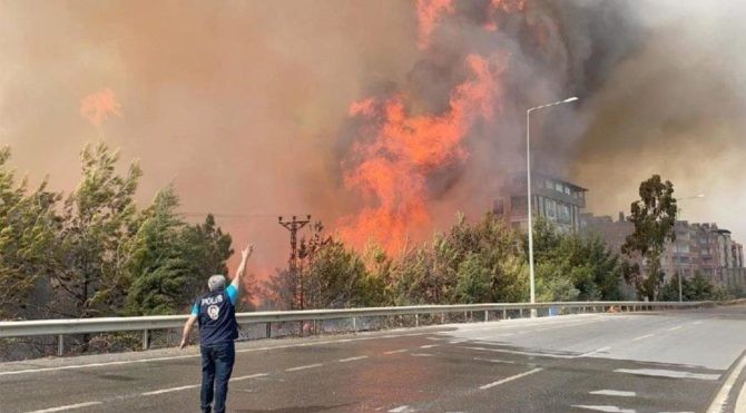 Hatay’daki orman yangınlarıyla ilgili 2 şüpheli tutuklandı