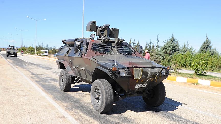 Hatay'ın Hassa ilçesinde askeri aracın geçişi sırasında patlama
