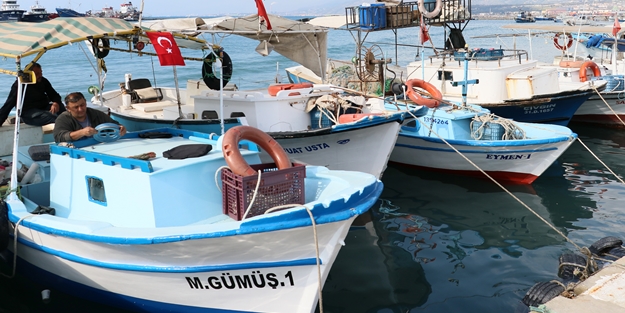 Hataylı balıkçılar denize açılmak için hazırlıklara başladı