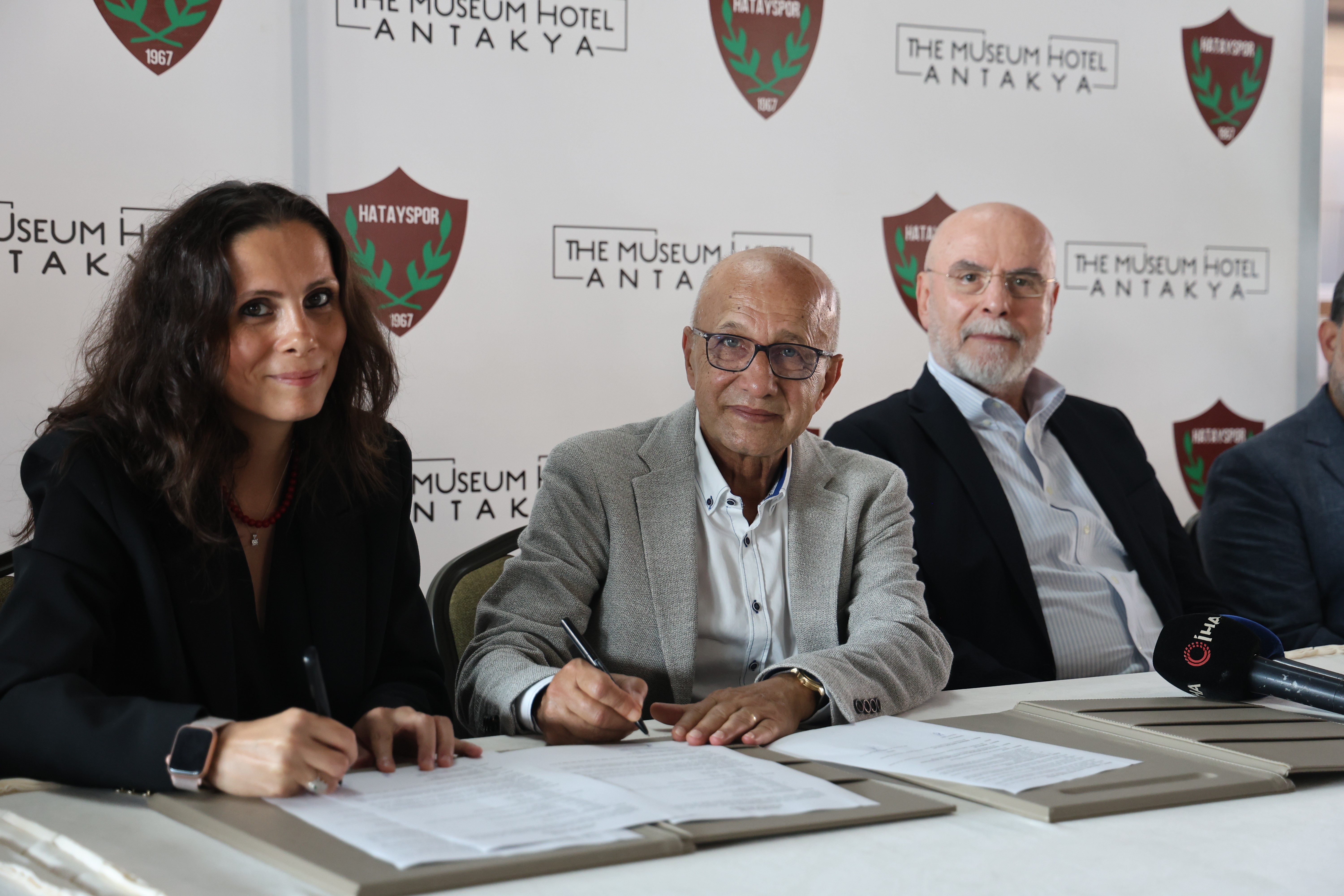 Hatayspor’a merhem oldu! Yeni sponsorluk sözleşmesi imzalandı