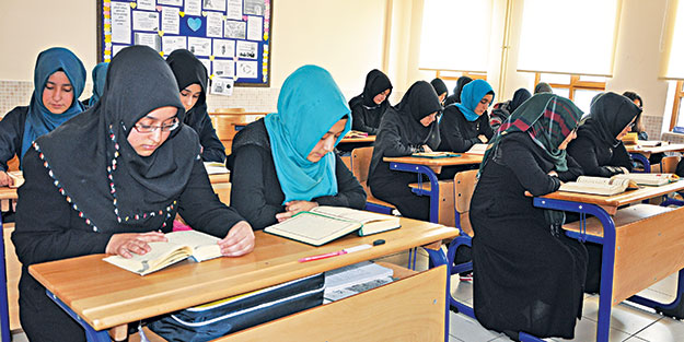 Hatimler şehit savcı için