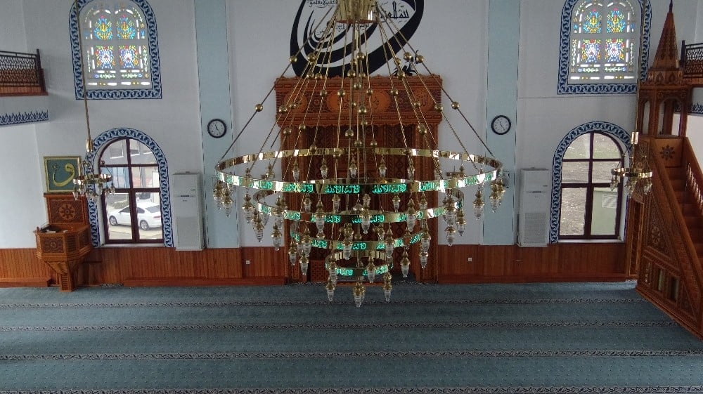 Hatlı avizelerle camiler ışıl ışıl 