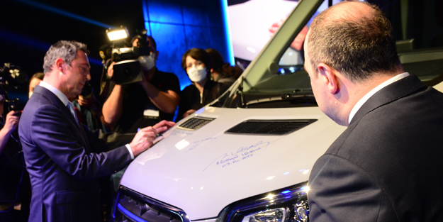 Sevindiren gelişme! İşte Türkiye'nin ilk elektrikli ticari aracı