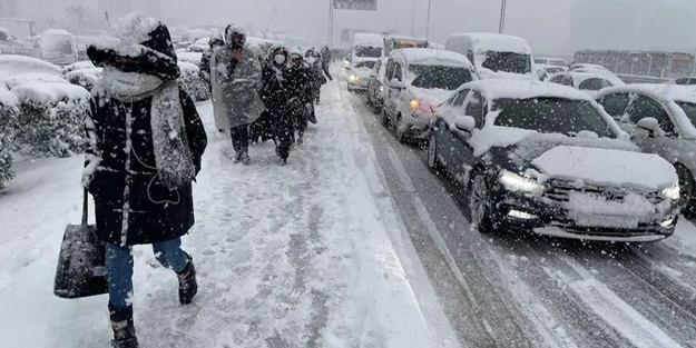 Hava aniden soğuyacak! İstanbul'a kar geri dönüyor