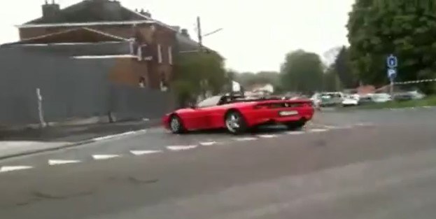 Hava atayım derken Ferrari'yi Parçaladı/ VİDEO