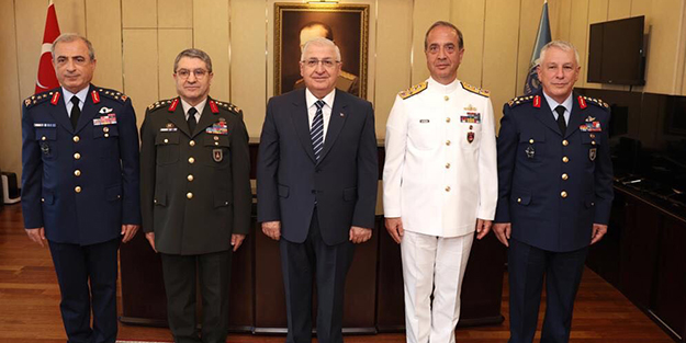 Hava Kuvvetleri Komutanlığında devir teslim töreni