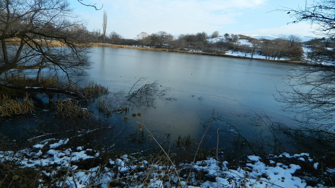 Hava soğudu, o göl dondu