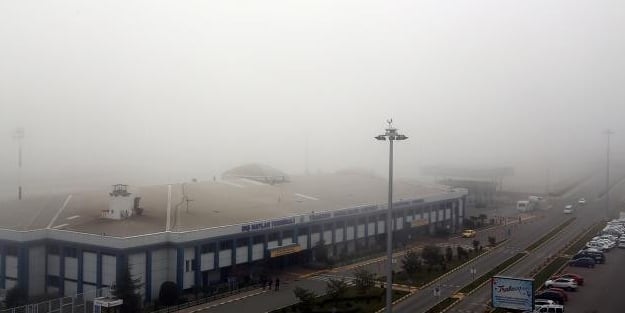 Hava ulaşımına sis engeli: Bazı seferler iptal edildi!