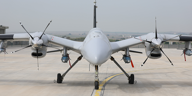 Havacılık tarihinde ilk! Bayraktar Akıncı TİHA öyle bir şey yaptı ki...