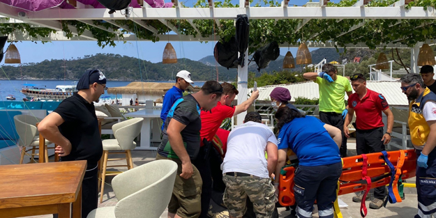 Havada kontrolü kaybedince eğlence mekanının çatısına düştü