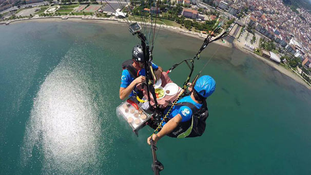 Havada mangal keyfi yaptılar!