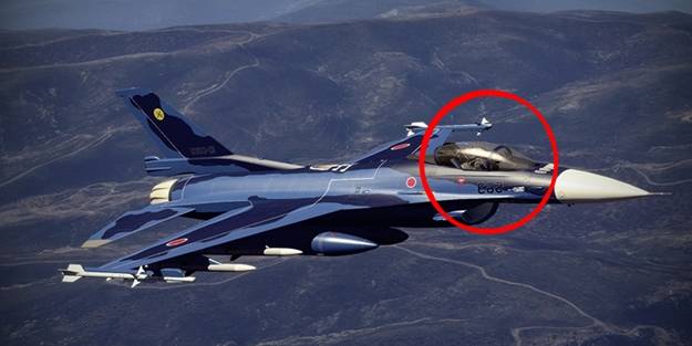 Havada ölüm kalım mücadelesi! Uçuş sırasında yerinden söküldü