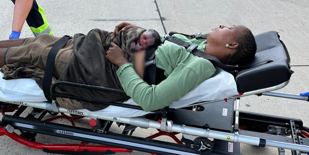 Havada sürpriz anlar! THY uçağında sancısı tutan kadın doğum yaptı