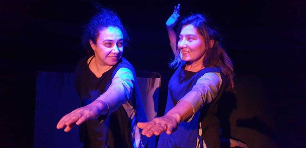 ’Havada yüzmek’ tiyatroseverlere buluştu 